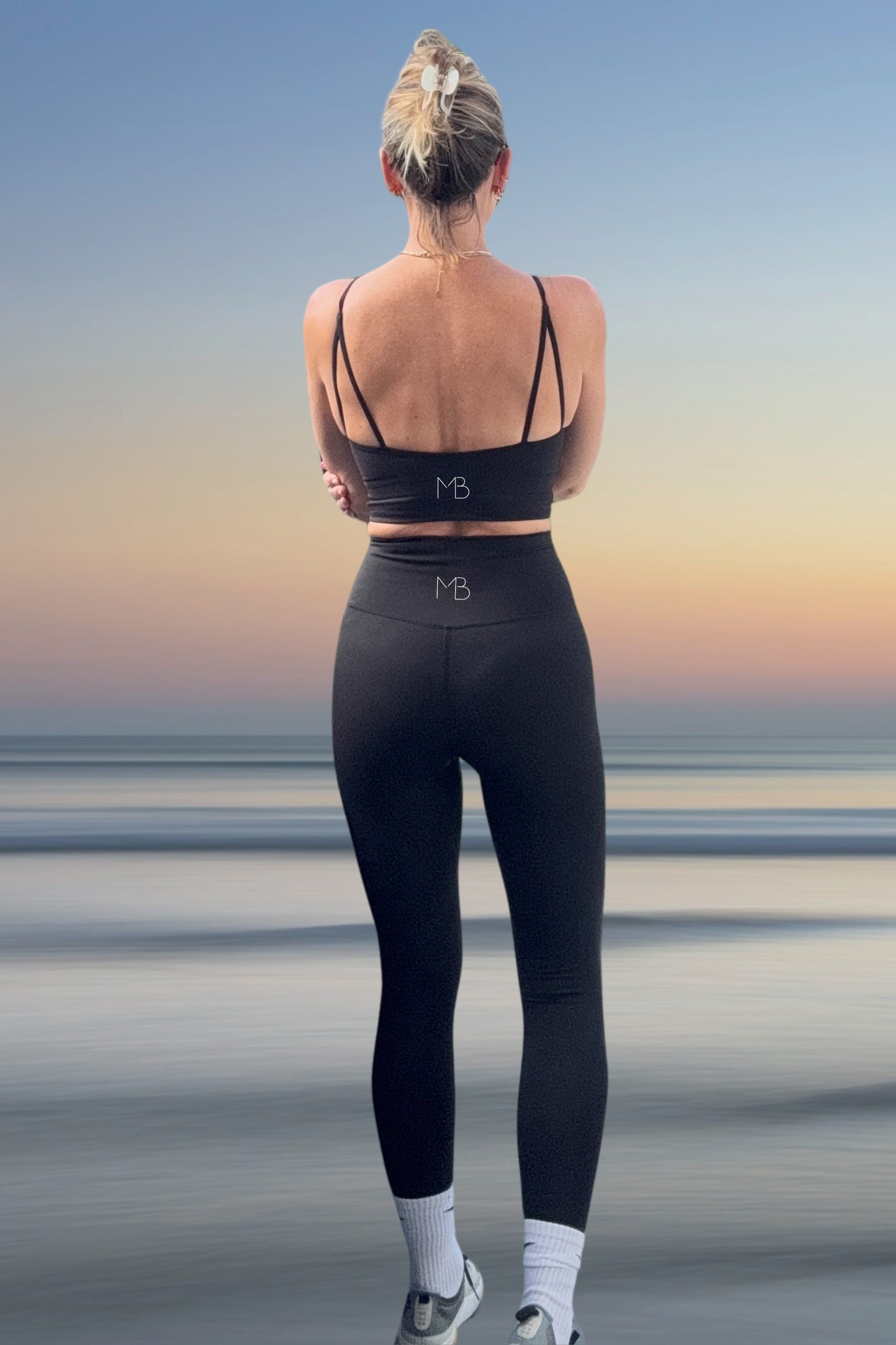 GAIA LUXE RECYCLED LEGGINGS IN BLACK, MADE SUSTAINABLY FROM PLASTIC WASTE BY MERAKI BEACH