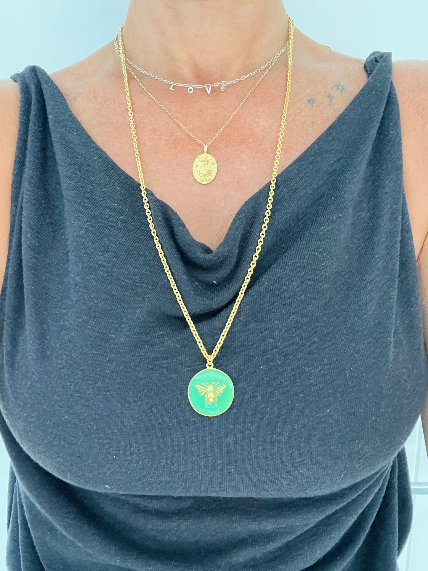 VEENA Bee Pendant
