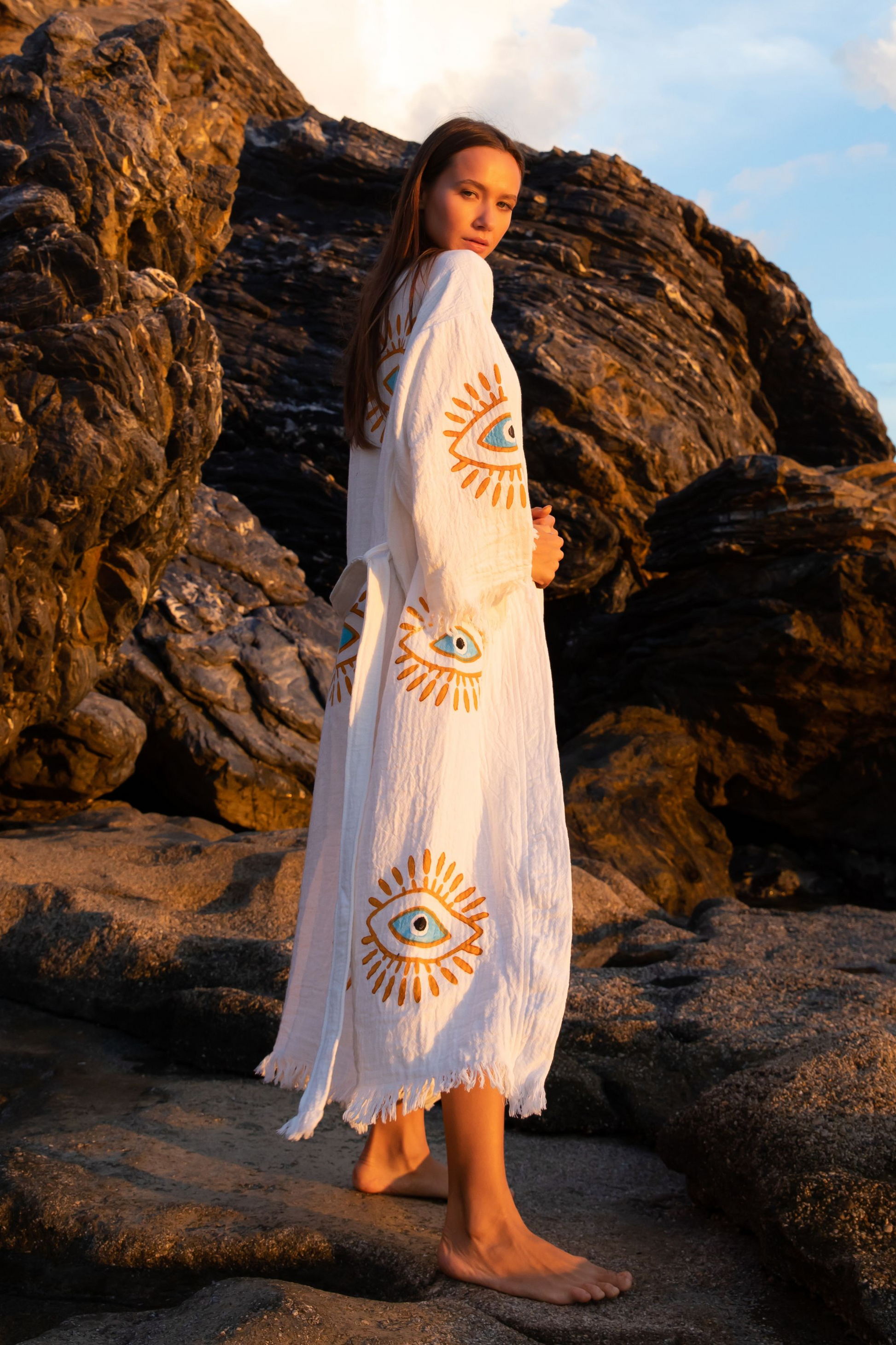 CREAM NAYA ORGANIC COTTON KIMONO BY MERAKI BEACH. 