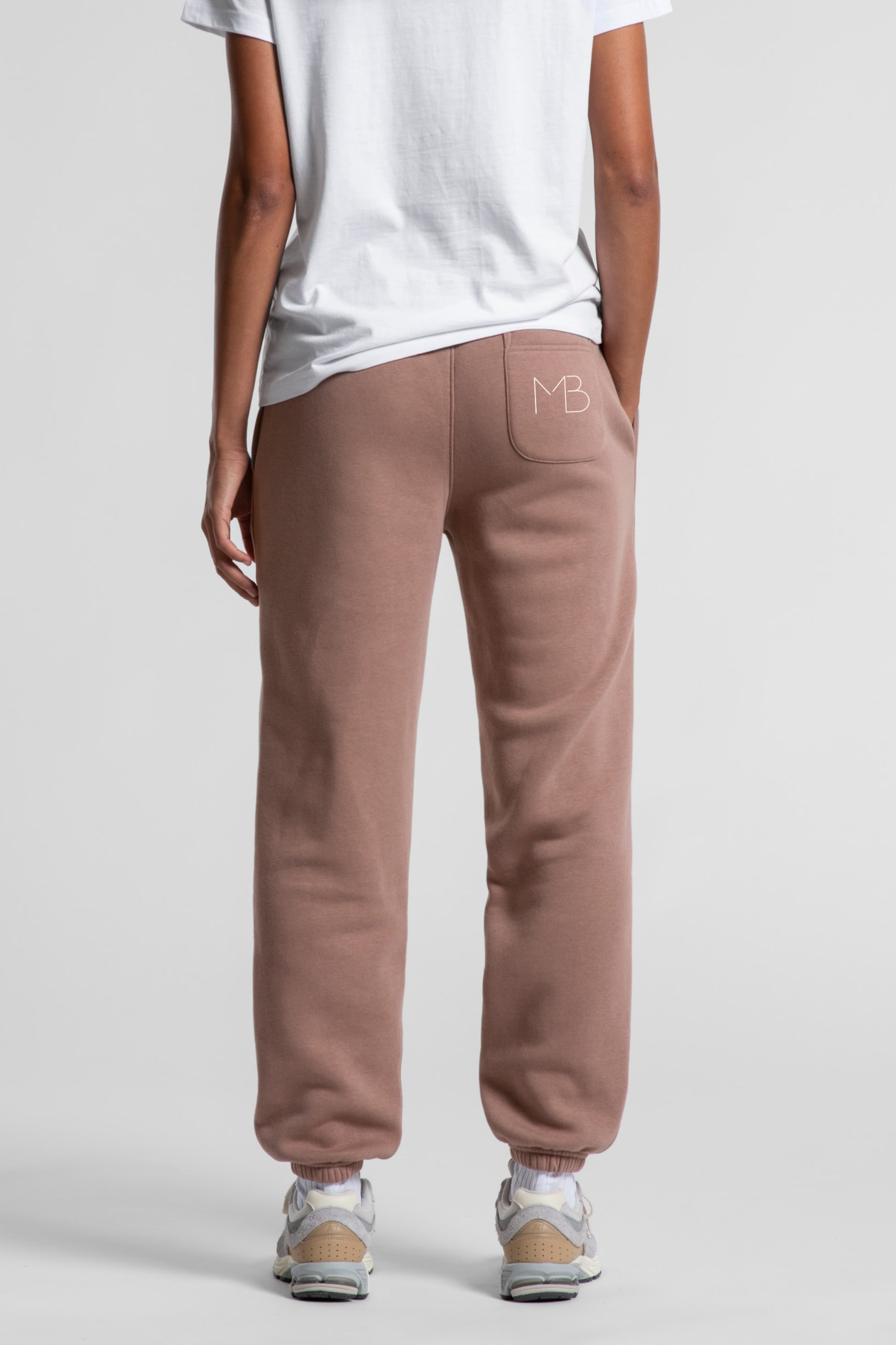 REVA Recycled Relax Joggers by Meraki Beach – sustainable cotton fleece joggers in Hazy Pink