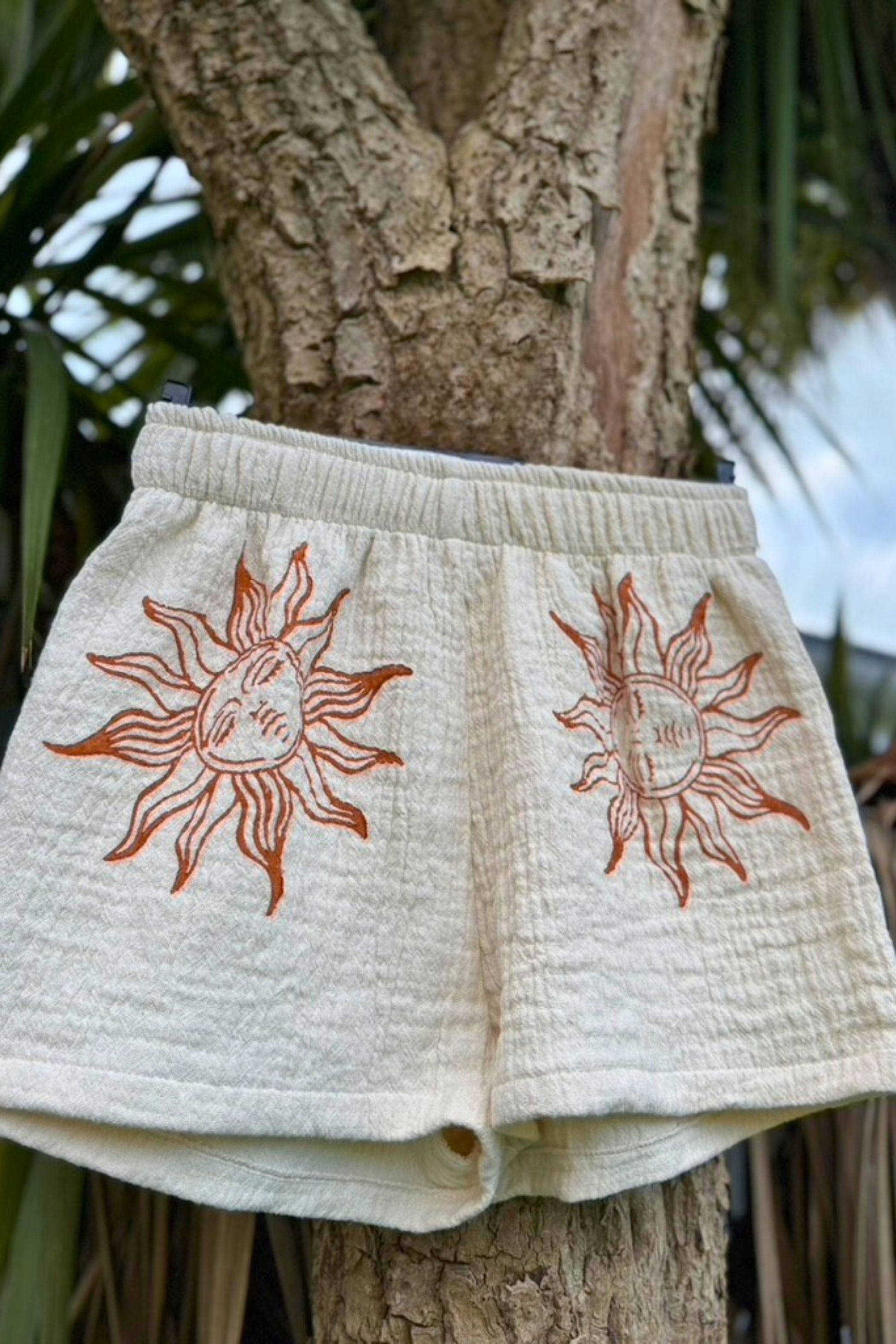 AZRA ORGANIC COTON SHORTS IN SUN