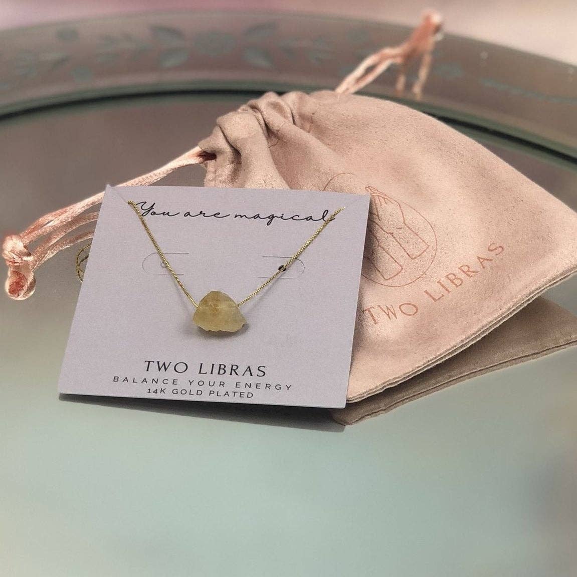 GOLD NECKLACE WITH CITRINE CRYSTAL