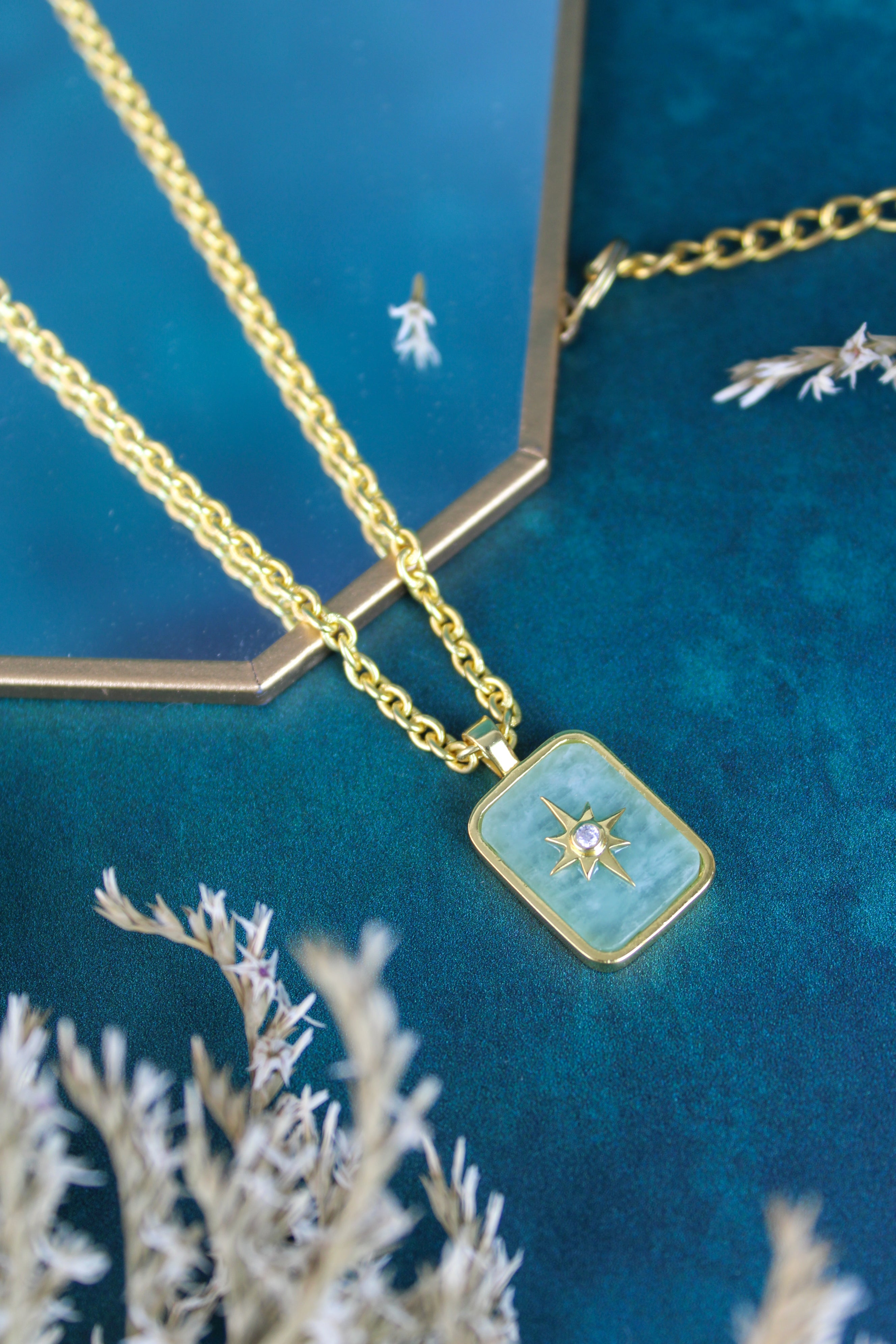Starburst hotsell pendant necklace